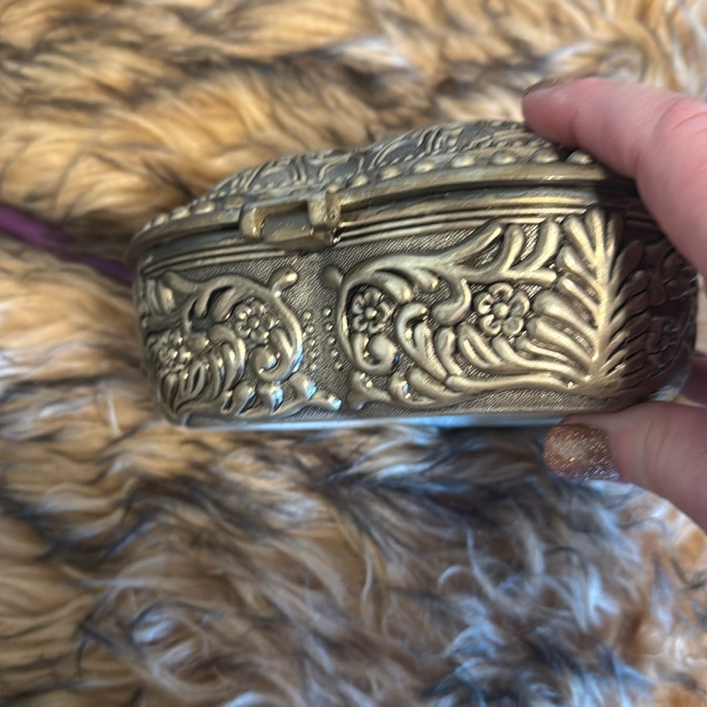 Intricate Silver Plated Heart Shaped Lined Trinket Box - Picture 4 of 5
